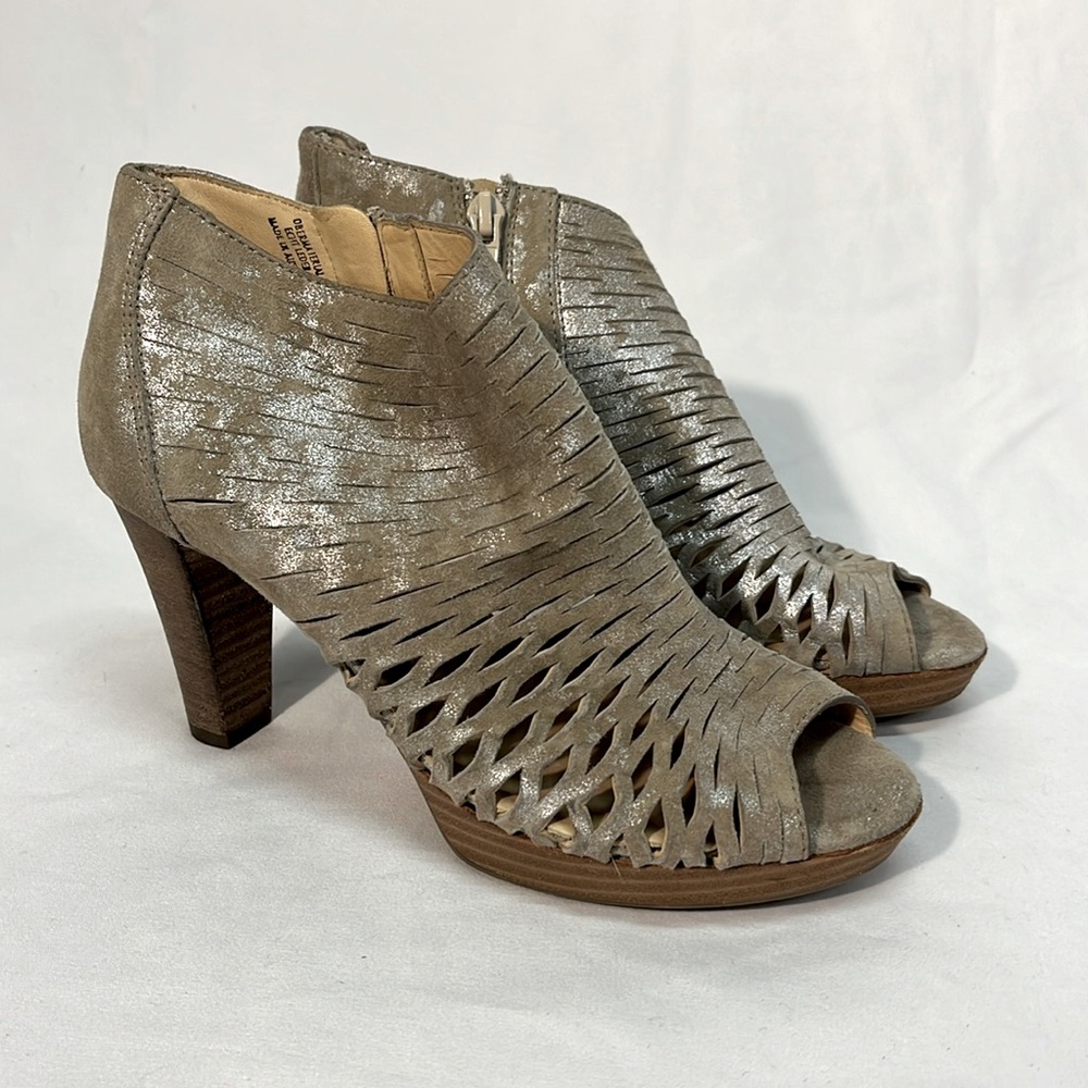 Paul Green Munchen Silver Shimmery Heels Size 5.5